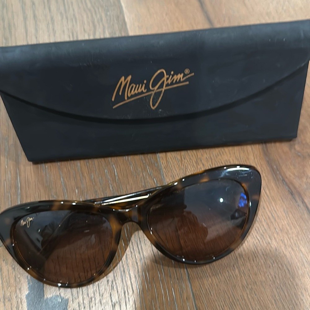 Maui Jim  kalani , women’s sunglasses, brown great condition